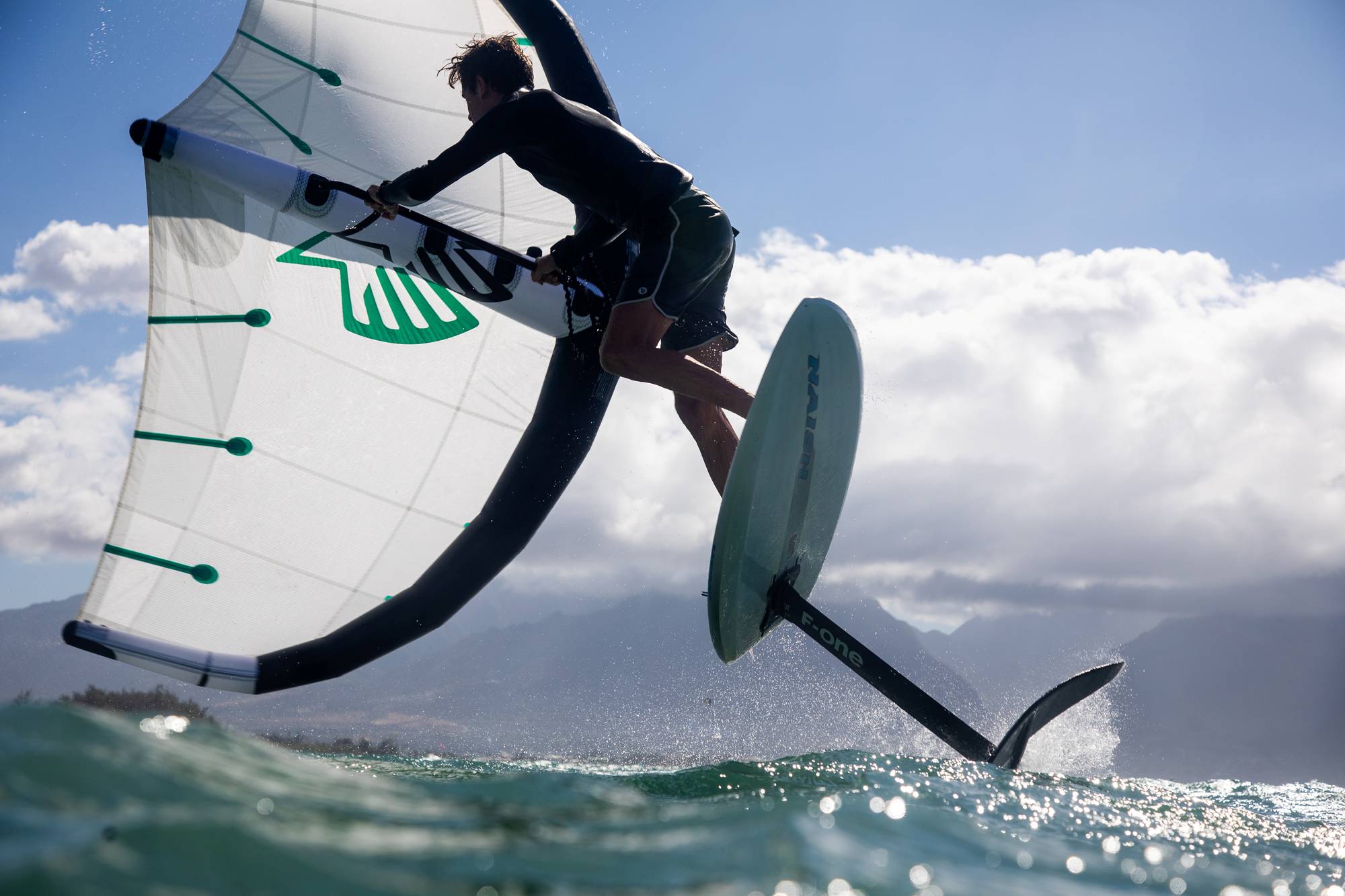 Wingfoil Handles vs Boom. Which One Should You Choose?